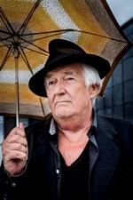 1948-2015. Henning Mankell døde 67 år gammel i mandags. Billedet er taget i juni. 