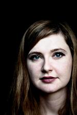 Færden. Olga Grjasnowa kom til Tyskland som 11-årig og skriver på tysk. Om Aserbajdsjan og om Berlin. 