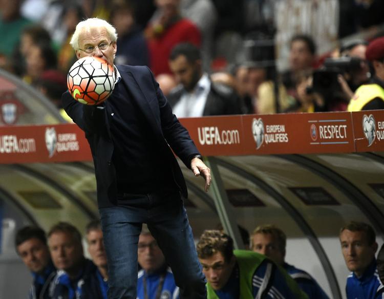 Udsigt. Der er en måned til playoffkampene. 