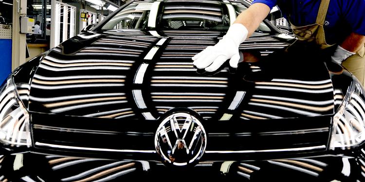 Dieselsluger. Renere udstødning, men højere dieselforbrug. Sådan opfører dieselbiler fra VW sig, når de tvinges til at køre med den indstilling af softwaren, som ellers kun var tænkt til testformål. 