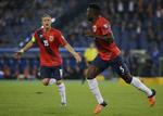 0-1. Ligesom i den seneste EM-kamp har Alexander Tettey (th.) scoret til 1-0 for Norge. 