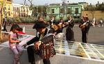tradition. Hyr din egen spillemand på Plaza Garibaldi, hvor mariachis iført fuldt skrud samles ud på aftenen. 