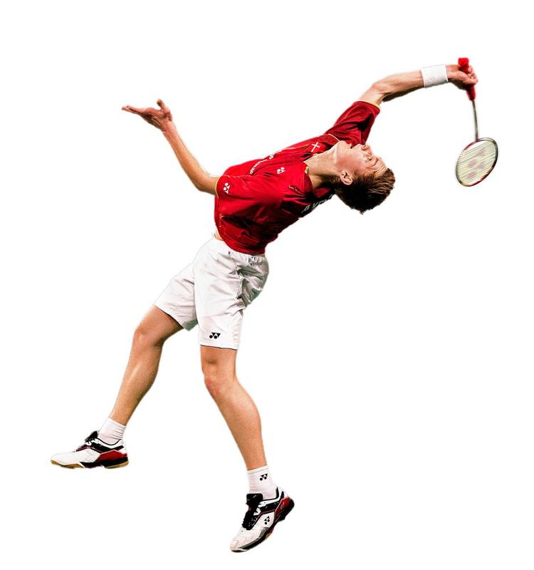 Fynbo. I dag spiller Viktor Axelsen sin første kamp i årets Denmark Open på hjemmebane i fødebyen Odense. Foreløbig er målet at nå til kvartfinalen, hvor den kinesiske legende Lin Dan formentlig venter. 