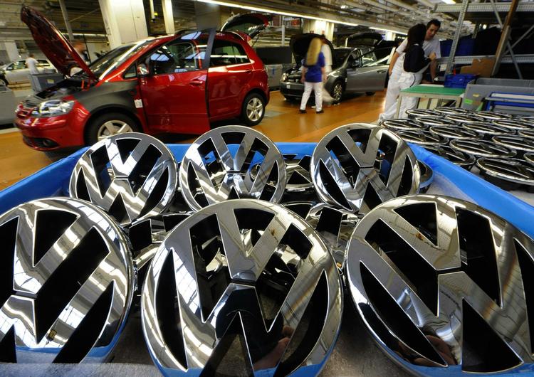 Volkswagen har nu fået besked på at tilbagekalde yderligere 2,4 millioner biler, af de tyske myndigheder. 