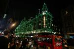 KLASSIKER. Juleudsmykningen af Harrods i London er en fast attraktion. Dette billede er taget for et par år siden. 