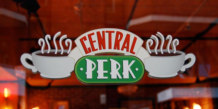 Klassiker. Den syvende 'hovedperson' i hit-serien 'Friends' er stamcafeen Central Perk. Den findes i flere byer, herunder Liverpool. Billedet her er dog fra kaffebaren i London. 