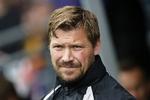 Jobskifte. Jonas Dal skifter trænerjobbet i Hobro ud med et ditto i Esbjerg. Dog først fra næste sommer. 
