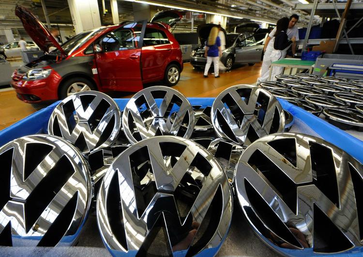 Miljøsvindel. Den tyske stat  tvang VW til at hjemkalde 2,5 milioner modeller med ulovligt software. 