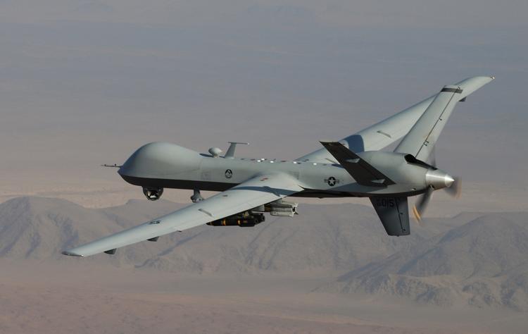 Krig. En drone er et ubemandet og næsten lydløst luftfartøj, der kan  medbringe missiler, som affyres fjernbetjent fra en kommandocentral. (arkivfoto) 