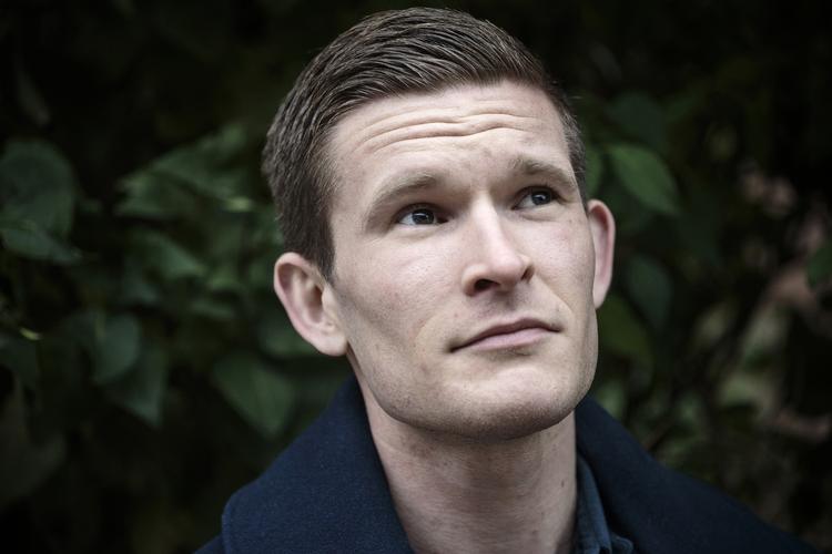 Flytteklar. De fleste statsansatte, der står til at skulle flytte arbejdspladsen ud i landet, giver udtryk for, at de ikke vil flytte med. Men i så fald står de nyuddannede som Mads Kirkegaard Nilsson klar til at springe på de stillingsopslag, der måtte være. »Jeg er egentlig villig til at flytte stort set hvorhen, det skal være«, siger han. 