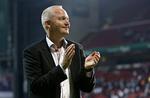 genmæle. FC Midtjyllands træner Glen Riddersholm var tilfreds med guldsæsonen, men gik som træner efter mesterskabet. Nu svarer han på kritik fra FCM's bestyrelsesformand. 