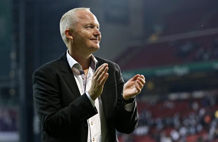 genmæle. FC Midtjyllands træner Glen Riddersholm var tilfreds med guldsæsonen, men gik som træner efter mesterskabet. Nu svarer han på kritik fra FCM's bestyrelsesformand. 