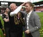 slagsmål. Så gode venner var de vist, da guldet kom til Herning. Men nu er der udbredt mistillid mellem tidligere FC Midtjylland-træner Glen Riddersholm (tv) og FCM's bestyrelsesformand Rasmus Ankersen. 