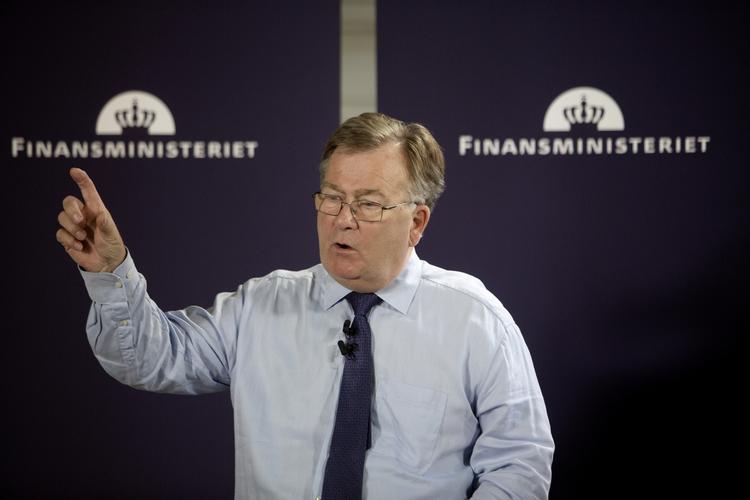 Skat. Finansminister Claus Hjort Frederiksen erkender 'skævheder' i det nuværende skattesystem. 