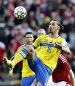 Afgørende. Ifølge svenskerne selv kommer det an på Zlatan Ibrahimovic, om det bliver Danmark eller Sverige, der går videre fra playoff-kampene i november. 