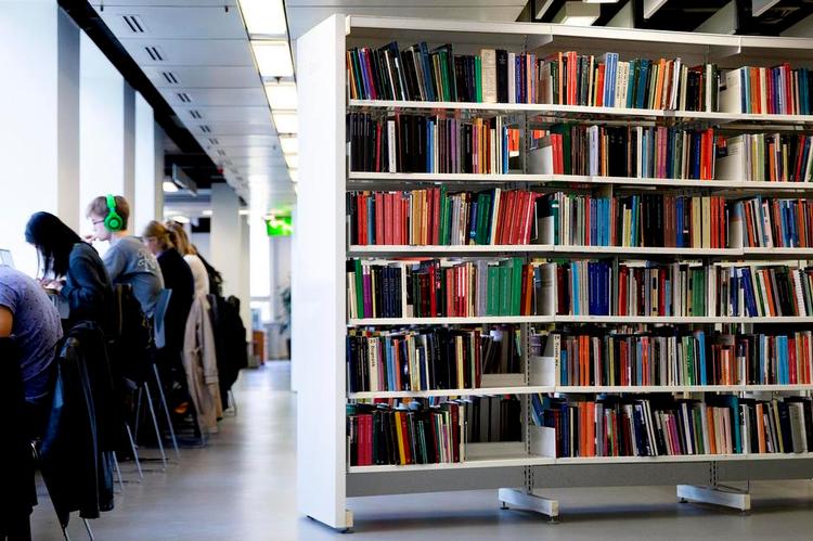 Nyt. Færre bøger og flere arrangementer. Det er fremtiden for bibliotekerne i København, siger politikerne. 