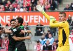 PROTEST. Ingen kan være i tvivl om, hvordan FC Köln-målmanden Timo Horn mener, Leon Andreasen scorede i søndagens Bundesligakamp. 