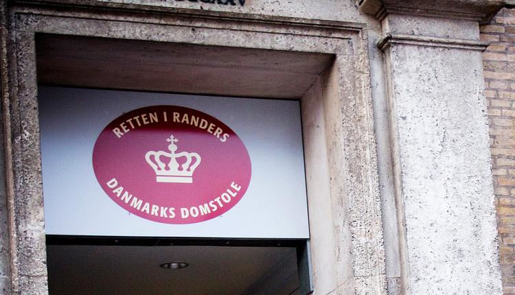 Anklage. Ifølge anklagemyndigheden har den 48-årige administreret to hjemmesider, hvor mindst 23 medlemmer fra en række lande via internettet har delt børneporno. 