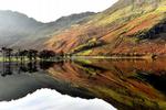 England. Efterårets toner har lagt sig som et lunt tæppe over bakkerne i Cumbria i det nordvestlige England. 