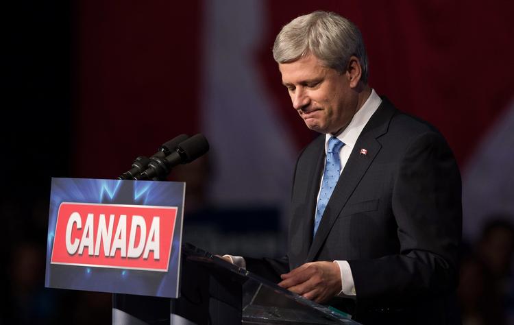 AFSKED. Den konservative leder Stephen Harper led et svidende nederlag ved gårsdagens valg i Canda, hvor hans efterhånden ti år lange regeringstid fik en ende. 