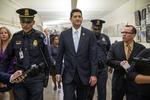 Beredt. Paul Ryan havde krav med i lommen, da han mødtes med partifæller og presse. 