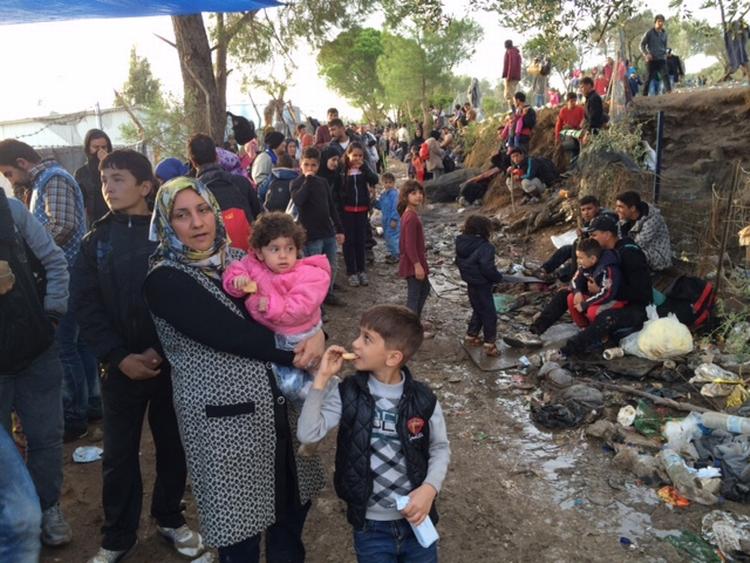 ASYLKØ. Tusinder af migranter og flygtninge venter på at blive registreret i Moria-lejren på Lesbos. 
