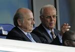 UNDERSØGT. Mens Sepp Blatter (tv.) fortsat undersøges, er sagen mod Franz Beckenbauer (th.) sendt til afgørelse. 