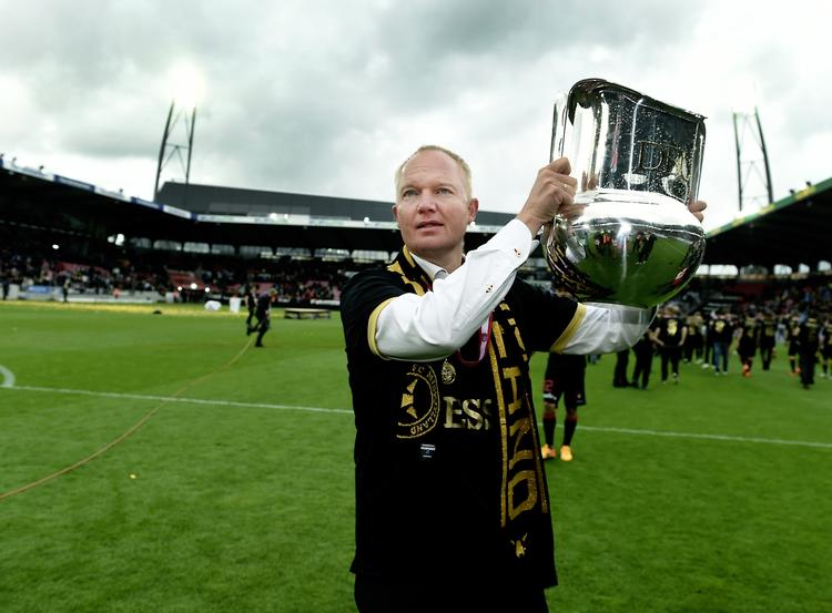 Fortid. Riddersholm har tidligere sat, at han gerne vil prøve lykke i udlandet. 