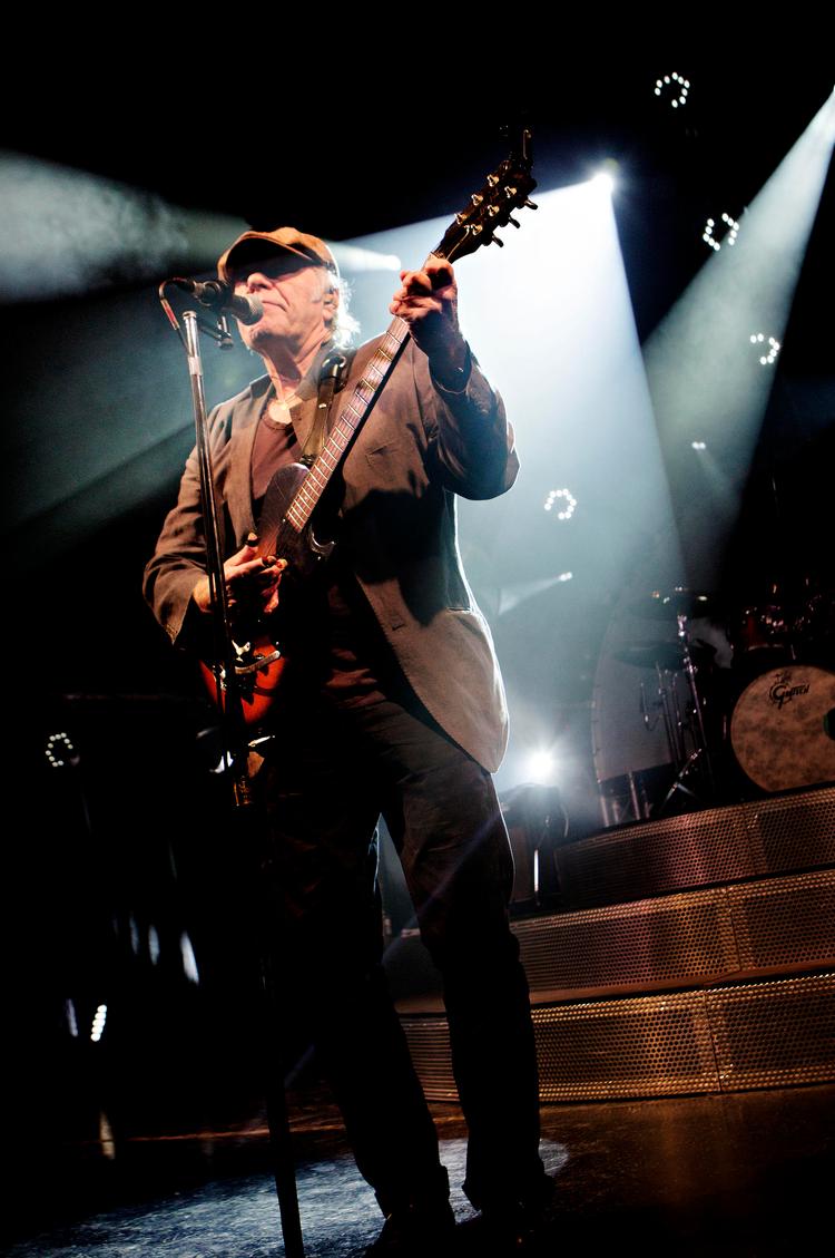 Gab. Larsen lignede og lød som sig selv, da han spillede koncert med Kjukken i et udsolgt Store Vega fredag aften. 