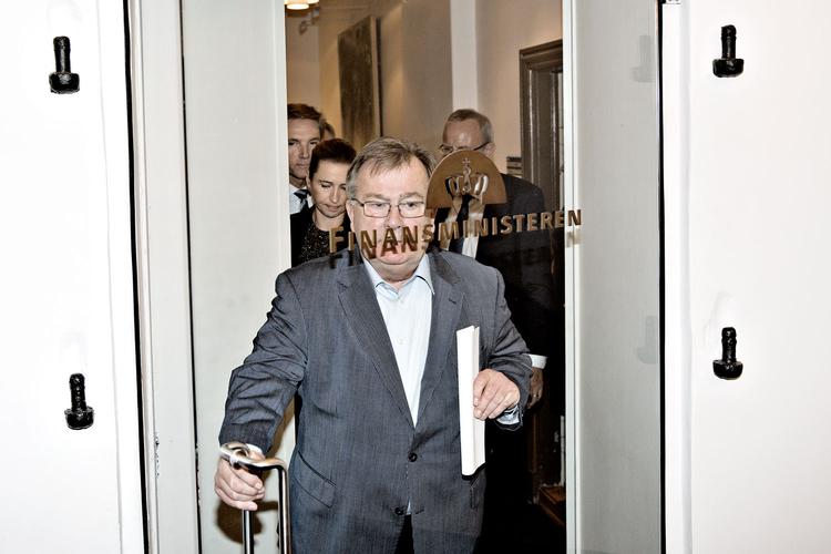 Dagpengeaftale. Claus Hjort Frederiksen (V) er som finansminister blandt de personer, der har præsenteret en ny dagpengeaftale. 
