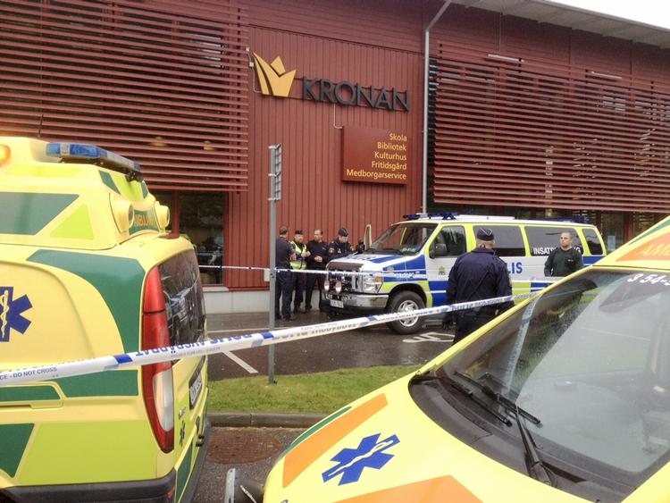 ANGREB. Der blev slået storalarm, da meldingerne om angrebet på Kronanskolen løb ind. 