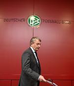 Presset. Wolfgang Niersbach har adskillig egange ytret sig kritisk i debatten omkring kulturen i Fifa. Nu er han selv i uføre. 