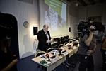 Indflydelse. Harald Børsting fandt de store bogstaver og kraftudtryk frem, da Dagpengekommissionen præsenterede sit forslag til et nyt dagpengesystem i mandags. En svær tid som LO-formand sluttede en sejr, da der blev indgået et forlig, som på lange stræk flugter med kommissionens og ikke mindst Børstings anbefalinger. 