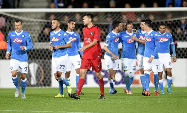 Udspillet. Tim Sparv havde svært ved at finde en grimasse, da Napoli havde scoret deres tredje mål på en stærk periode i 1. halvleg. 