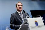 FLYGTNINGEKRISE. Den store tilstrømning af asylansøgere til Sverige får nu regeringen med statsminister Stefan Löfven i spidsen og de borgerlige til at stramme reglerne for flygtninge. 