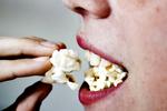 FLUORSTOFFER. Supermarkedskæden Coop har nu popcorn tilbage på hylderne, denne gang uden fluorstoffer i emballagen. 