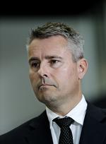 »Når det er med regeringen og Dansk Folkeparti, så er det jo absolut solidt og bredt«, siger Socialdemokraternes gruppeformand Henrik Sass Larsen. 