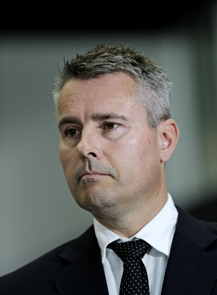 »Når det er med regeringen og Dansk Folkeparti, så er det jo absolut solidt og bredt«, siger Socialdemokraternes gruppeformand Henrik Sass Larsen. 