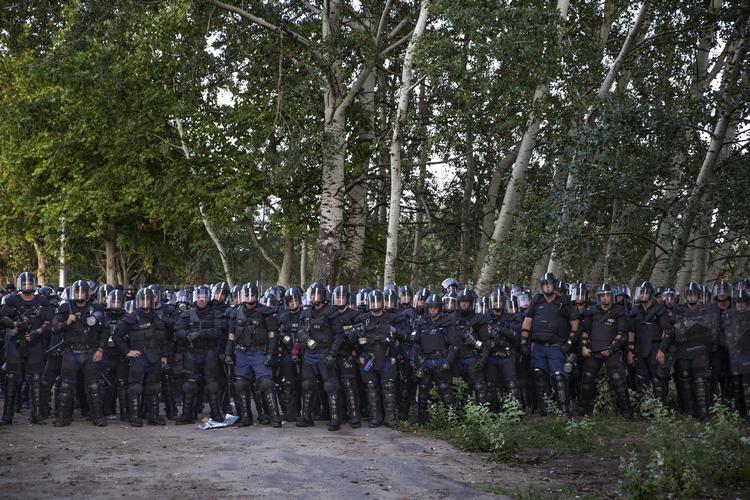 Grænsekontrol. På topmødet i Bruxelles i dag skal det blandt andet diskuteres, om Frontex skal sende 100 grænsevagter til Balkan. 