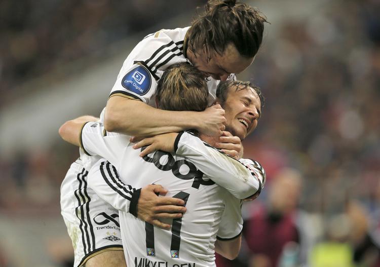 MESTRE. Med de tidligere Brøndbyspillere Mike Jensen og Tobias Mikkelsen på holdet er Rosenborg blevet norsk mester. 