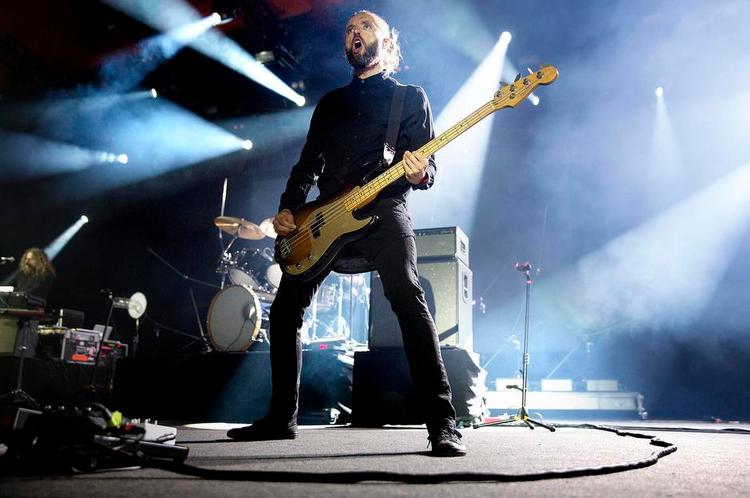 Medspiller. Særligt musikbranchen møder interesse far komercilele samarbejdspartnere. Her er det Reptile Youth, der har fået musikvideoer finansieret af bilmærket Mercedes-Benz. 