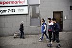 TILSTRØMNING. Flygtningen på gaden i Trelleborg, der har forsøgt at gøre regeringen i Stockholm opmærksom på, at kommunen ikke kan følge med tilstrømningen og indkvartere alle nyankomne. 