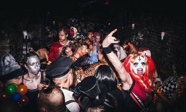 coma. Et stemningsbillede fra sidste års Coma Club-fest. 