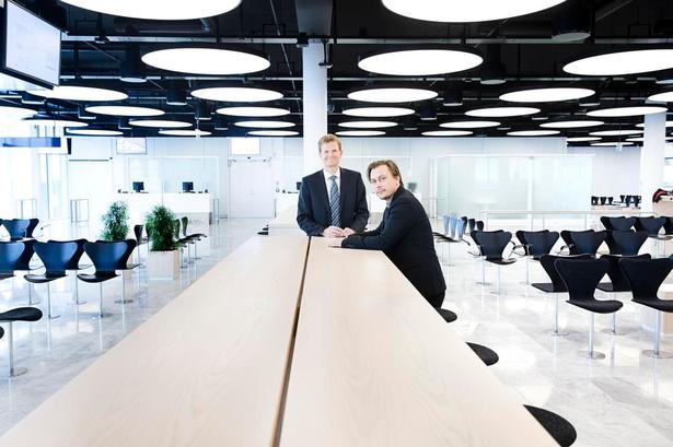 FÆLLESSKAB. Lufthavnens tekniske direktør, Christian Poulsen (t.v.) og adfærdsforsker Pelle Guldborg Hansen har arbejdet sammen om indretningen. 