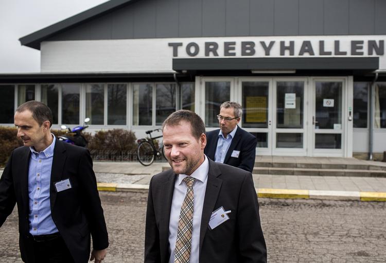 Minusvækst. Rene Christensen og DF tøver med at gå imod et helt centralt lovforslag fra Venstre-regeringen, som hvert år vil fjerne mere end to milliarder fra den økonomiske ramme for kommunerne i årene 2017, 18 og 19. 