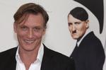 Genopstået. Oliver Masucci spiller Adolf Hitler i den populære film 'Look Who's Back', hvor den tidligere diktator vågner op på en ubebygget grund i Berlin i 2011. 
