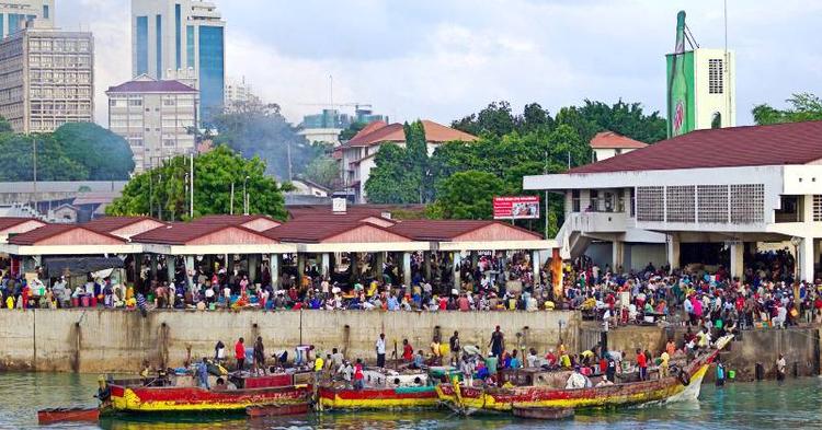 MYLDRETID. Havnen og vandet fylder meget i Dar es Salaam, der ligger attraktivt ud til Det Indiske Ocean. Foto: Davor Lovincic/iStockphoto 