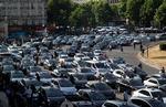 Oprør. Uber har 4.000 ansatte spredt ud over 340 byer i 60 lande. Det massive indtog udfordrer den etablrede taxabranche, og om kort tid mødes parterne i retten. 