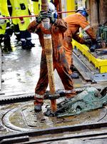 Sort guld. Norges oliefond har investeret 5.600 milliarder kroner i aktie-, obligations- og ejendomsmarkeder rundt om i verden. 