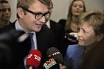 Vandkanten. Ehvervs- og væksminister Troels Lund Poulsen (V) og miljø- og fødevarerministeren Eva Kjer Hansen (V) holder doorstep om de ti projekter, der er godkendt til vandkantsbebyggelse. 